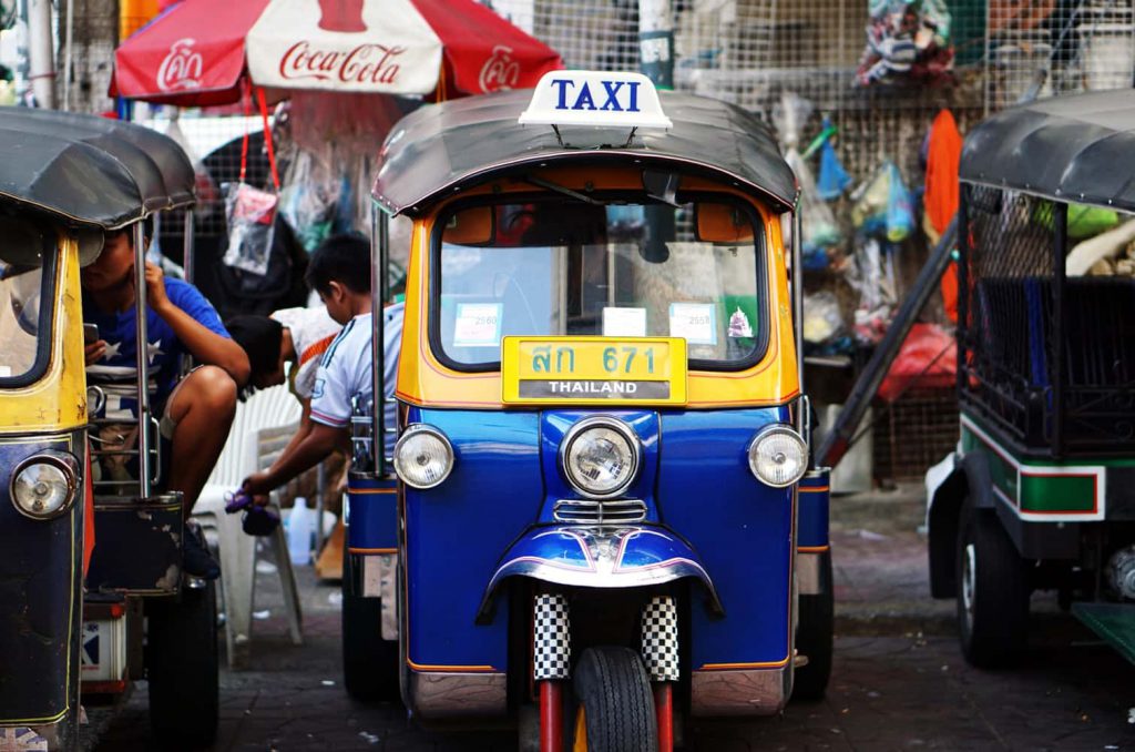 should you tip taxis tipping in thailand