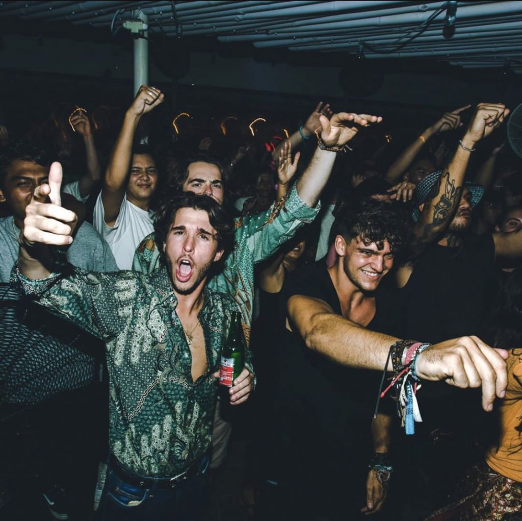 CANGGU NIGHTLIFE: BEST BARS YOU DON'T WANT TO MISS AND WHAT NIGHT TO GO: Luigis Hot Pizza Bali